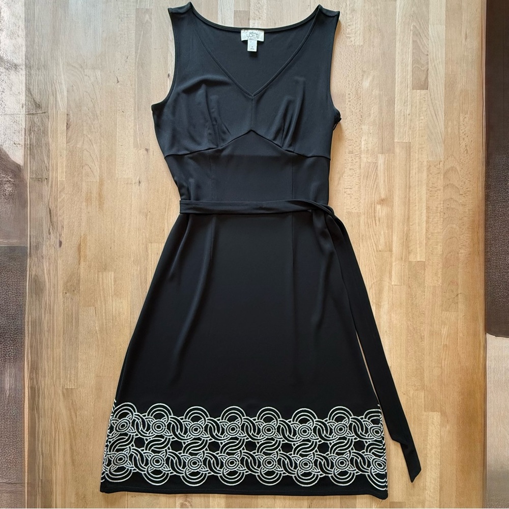 LOFT Ann Taylor Black Embroidered Midi Sleeveless Dress V-Neck Waist Tie Size 10 - Picture 2 of 13
